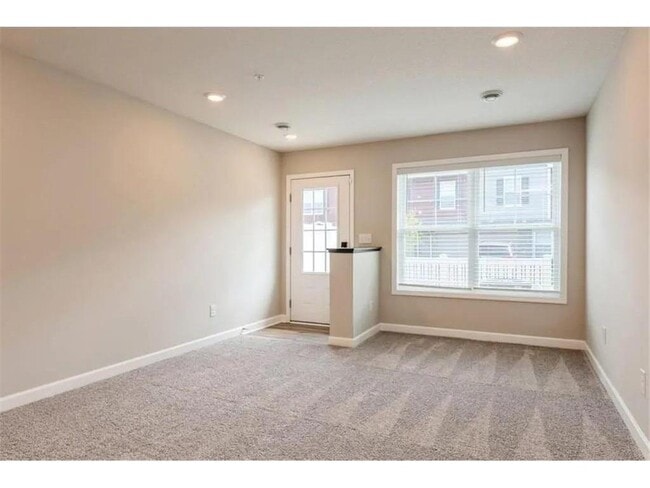 property at 10888 Fountain Pl N