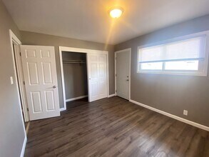 4267 N 68th St in Milwaukee, WI - Foto de edificio - Building Photo