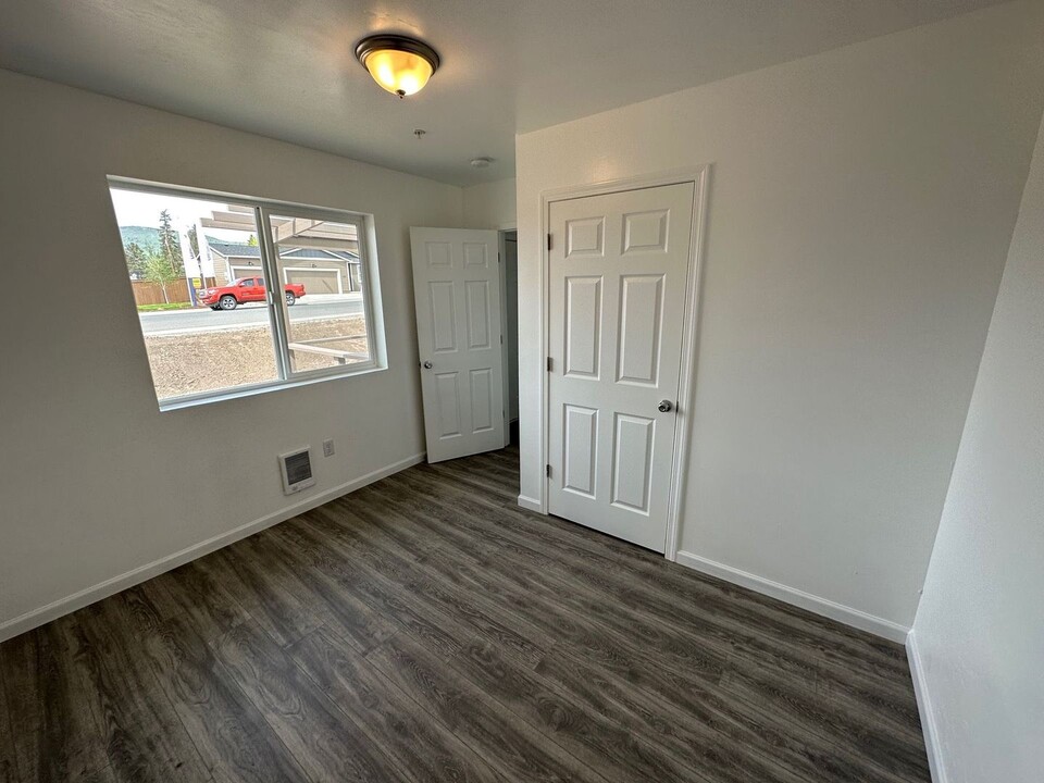 5348 Amberview Ln in Klamath Falls, OR - Foto de edificio