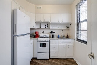 105 W 39th St in Baltimore, MD - Building Photo - Building Photo
