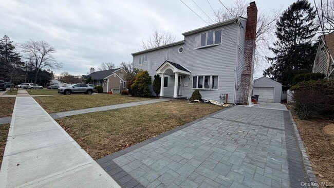 35 Lynwood Dr in Valley Stream, NY - Building Photo - Building Photo
