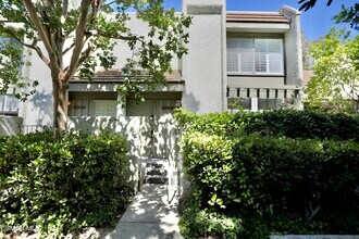 11738 Moorpark St in Los Angeles, CA - Building Photo - Building Photo