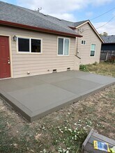 1920 17th Ave SE in Albany, OR - Building Photo - Building Photo