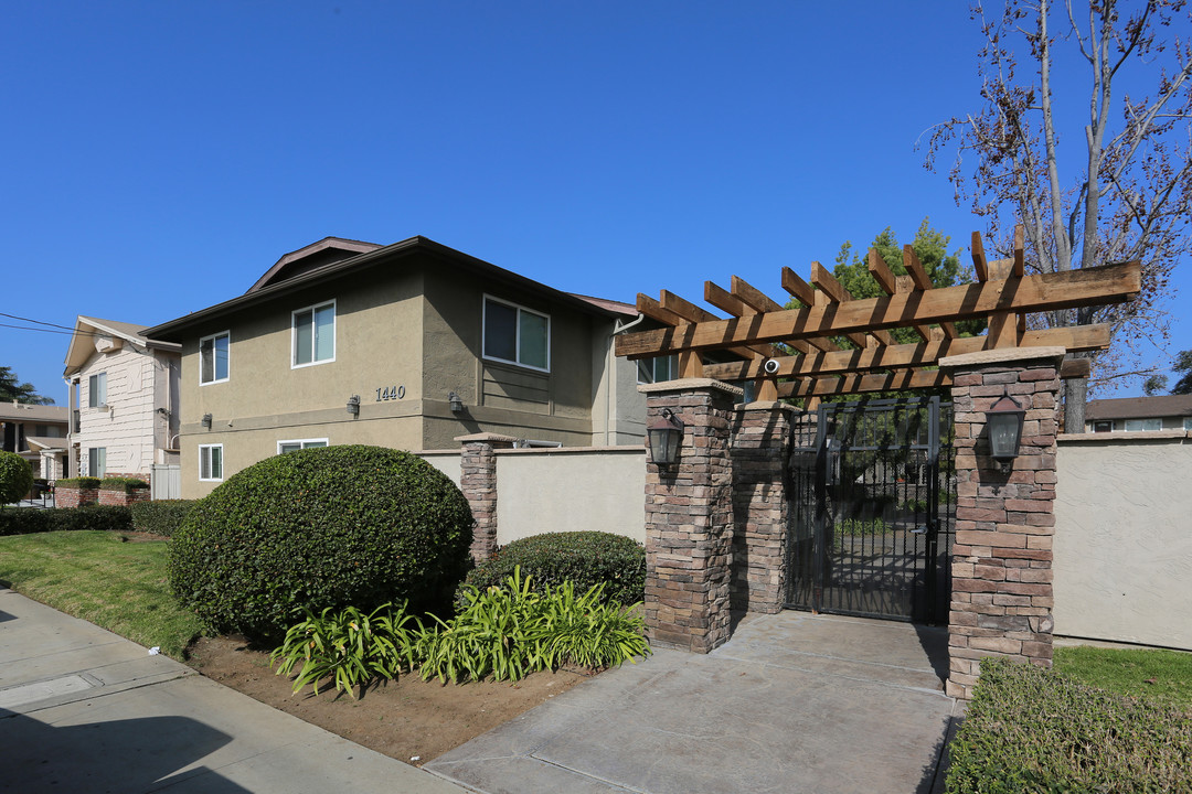 1440 Oakdale in El Cajon, CA - Building Photo