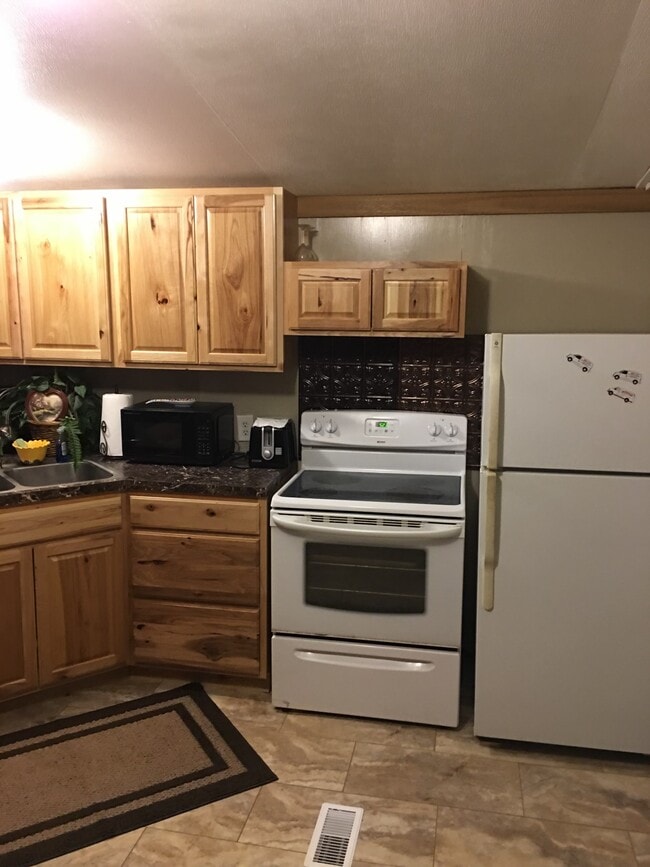 property at 35500 Holloway Rd