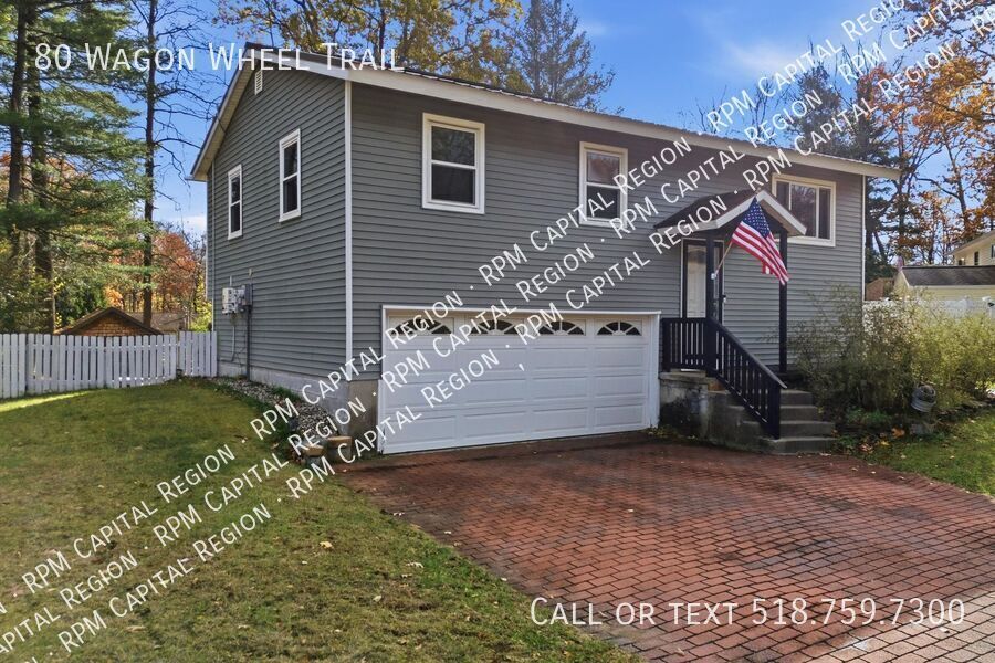 80 Wagon Wheel Trail in Saratoga Springs, NY - Building Photo