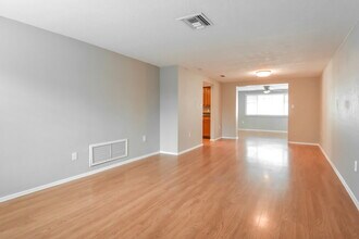 5633 Mirada Dr in Holiday, FL - Building Photo - Building Photo