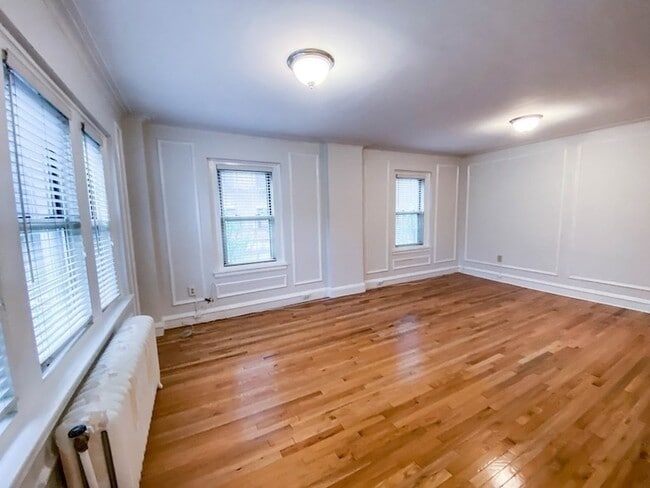 1454 Beacon St, Unit 142 in Brookline, MA - Building Photo - Building Photo