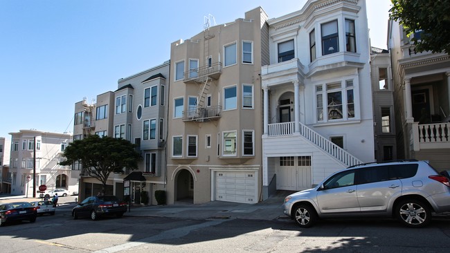 2550 Gough St in San Francisco, CA - Building Photo - Building Photo