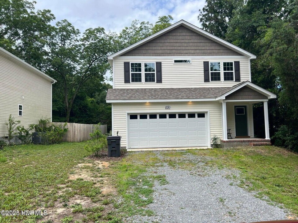 1050 W Indiana Ave in Southern Pines, NC - Building Photo