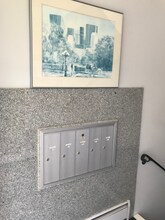 3308 Girard Ave S-Unit -202 in Minneapolis, MN - Building Photo - Building Photo