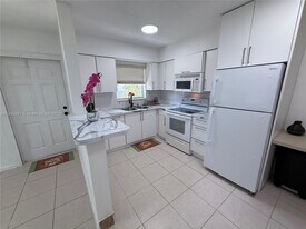 2235 Coolidge in Hollywood, FL - Building Photo