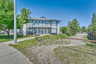 6 Crystal Ridge Cove in Strathmore, AB - Building Photo - Building Photo