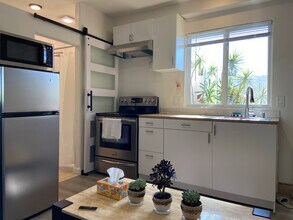 13130 Ridgedale Dr in Poway, CA - Foto de edificio - Building Photo