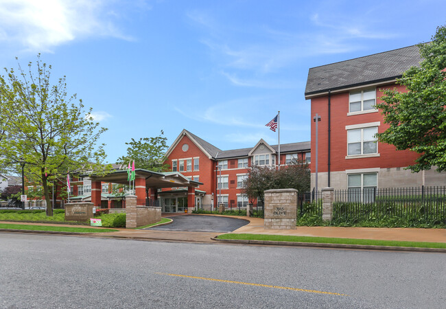 House at Westminster Place 55+ Years Senior in St. Louis, MO - Building Photo - Building Photo