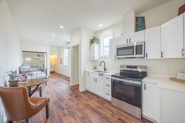 1120 W 8th St in Port Angeles, WA - Building Photo - Building Photo