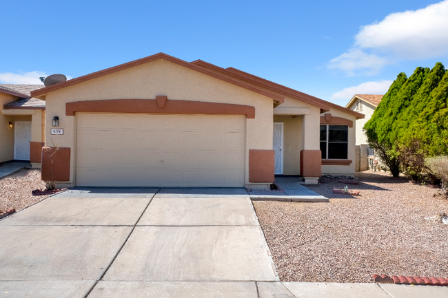 property at 6198 S Avenida Du Printemps