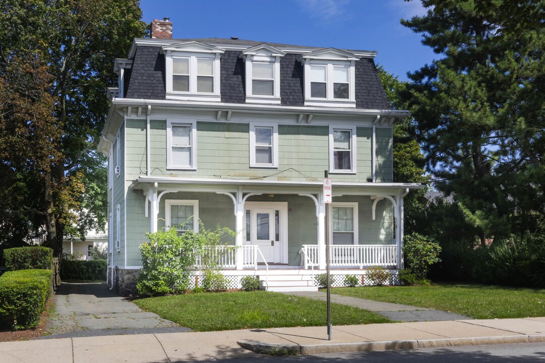 408-410 Crescent St in Waltham, MA - Building Photo