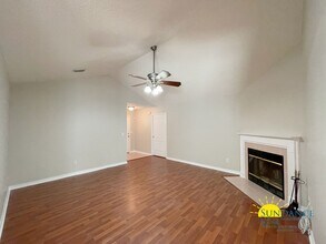 1916 Spiller Way in Fort Walton Beach, FL - Foto de edificio - Building Photo