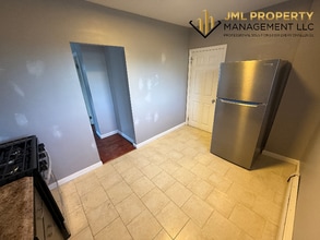 834 Eastern Ave in Fall River, MA - Building Photo - Building Photo