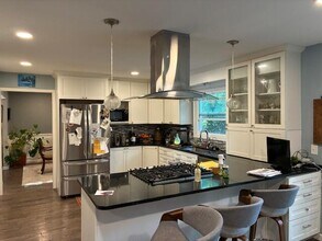 1424 Dicken Dr in Ann Arbor, MI - Building Photo - Building Photo