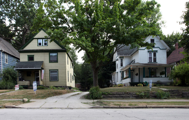 732-738 W Main St in Kent, OH - Building Photo - Building Photo