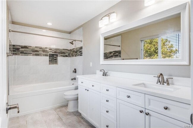 property at 2528 Plaza del Amo