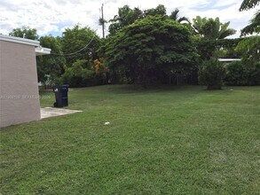 4700 SW 97th Ave in Miami, FL - Building Photo - Building Photo