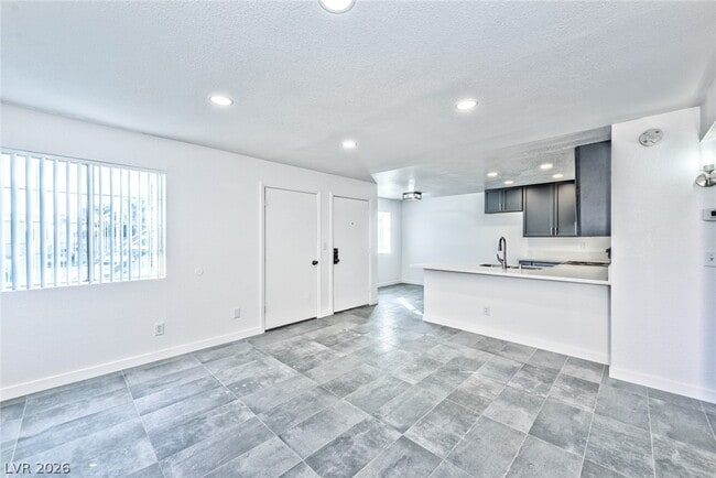 1870 Nebula Dr in Las Vegas, NV - Building Photo - Building Photo