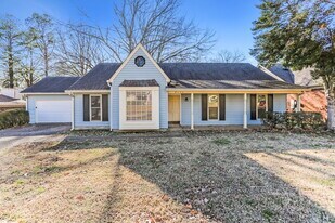 8123 Cairn Dr in Memphis, TN - Building Photo