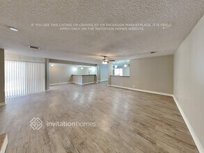 8652 Villa San Jose Dr E in Jacksonville, FL - Foto de edificio - Building Photo