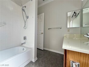 735 Sea Pines Ln in Las Vegas, NV - Building Photo - Building Photo