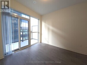 38 Annie Craig Dr in Toronto, ON - Building Photo - Building Photo