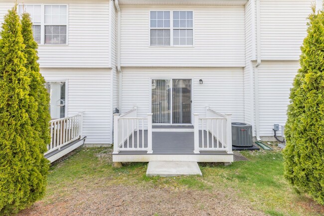 property at 41 Thames Height Ln