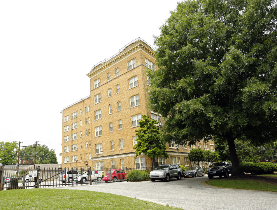 Almadura Apartments in Memphis, TN - Building Photo