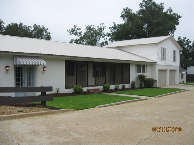 property at 2440 US Hwy 41