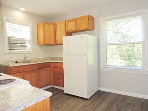 5683 Wellington Rd in Lyndhurst, OH - Building Photo - Building Photo