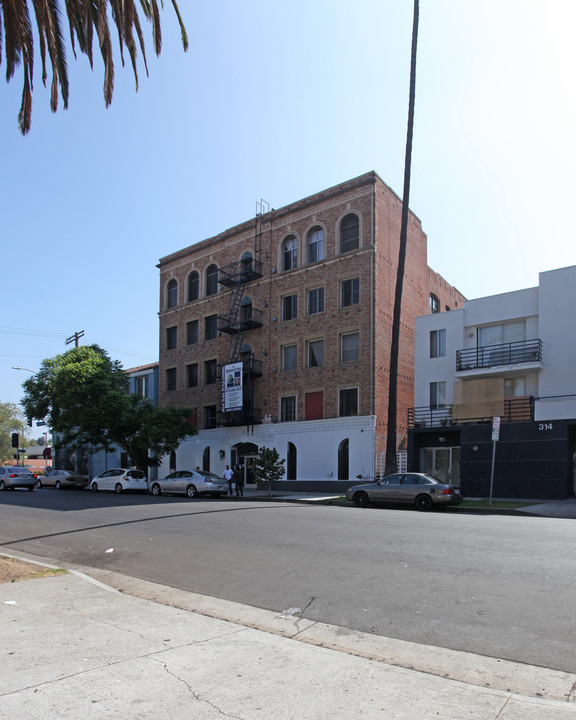 Artiste Apartments in Los Angeles, CA - Foto de edificio