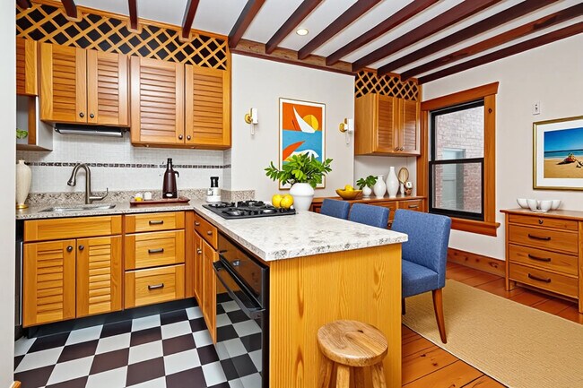 31 Myrtle St, Unit 4 in Boston, MA - Building Photo - Building Photo