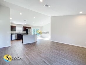 20241 Peachland Blvd in Port Charlotte, FL - Building Photo - Building Photo