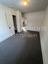 101 Pleasant St, Unit 3 in Charlotte, MI - Building Photo - Building Photo