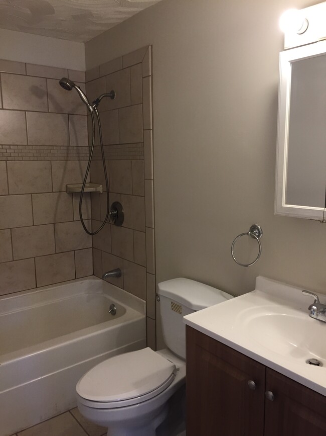 1261 Church St, Unit 45 in New Bedford, MA - Building Photo - Building Photo