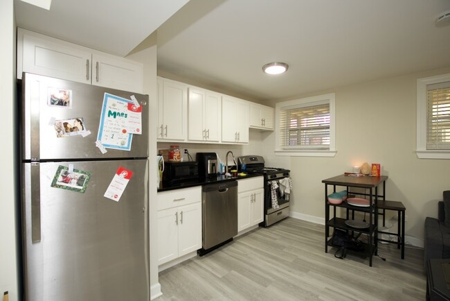 732 W Roscoe St in Chicago, IL - Building Photo - Building Photo