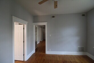 1435 N Ashland Ave in Chicago, IL - Building Photo - Building Photo