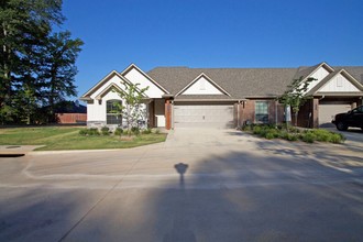 Amber Wood Townhome in Tyler, TX - Building Photo - Building Photo