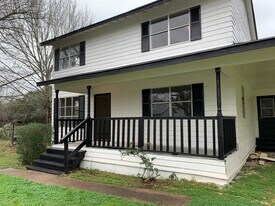 516 San Saba St in Lockhart, TX - Building Photo