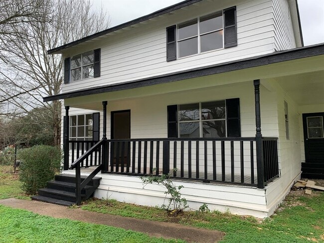 property at 516 San Saba St