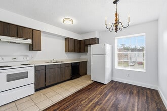 Chateau 1000 in Beaumont, TX - Foto de edificio - Interior Photo