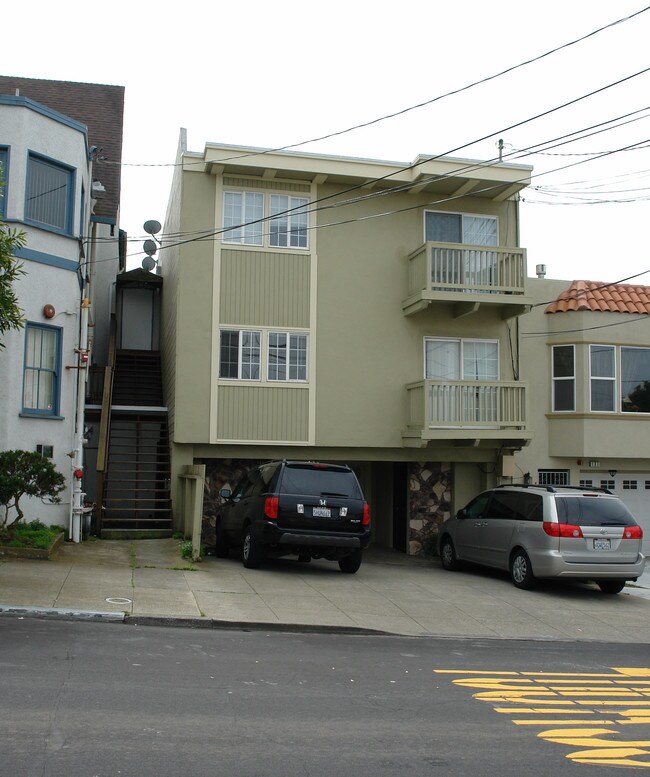 123 Vista Grande Ave in Daly City, CA - Building Photo - Building Photo