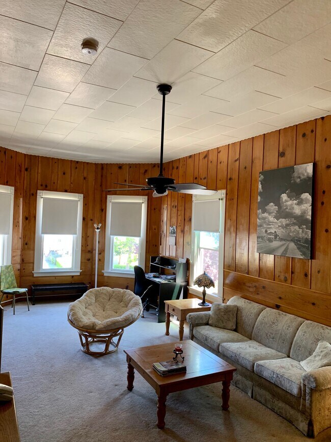 2104 Castro St in Martinez, CA - Building Photo - Building Photo